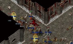 1.80金币合击传奇中的摆摊系统如何使用